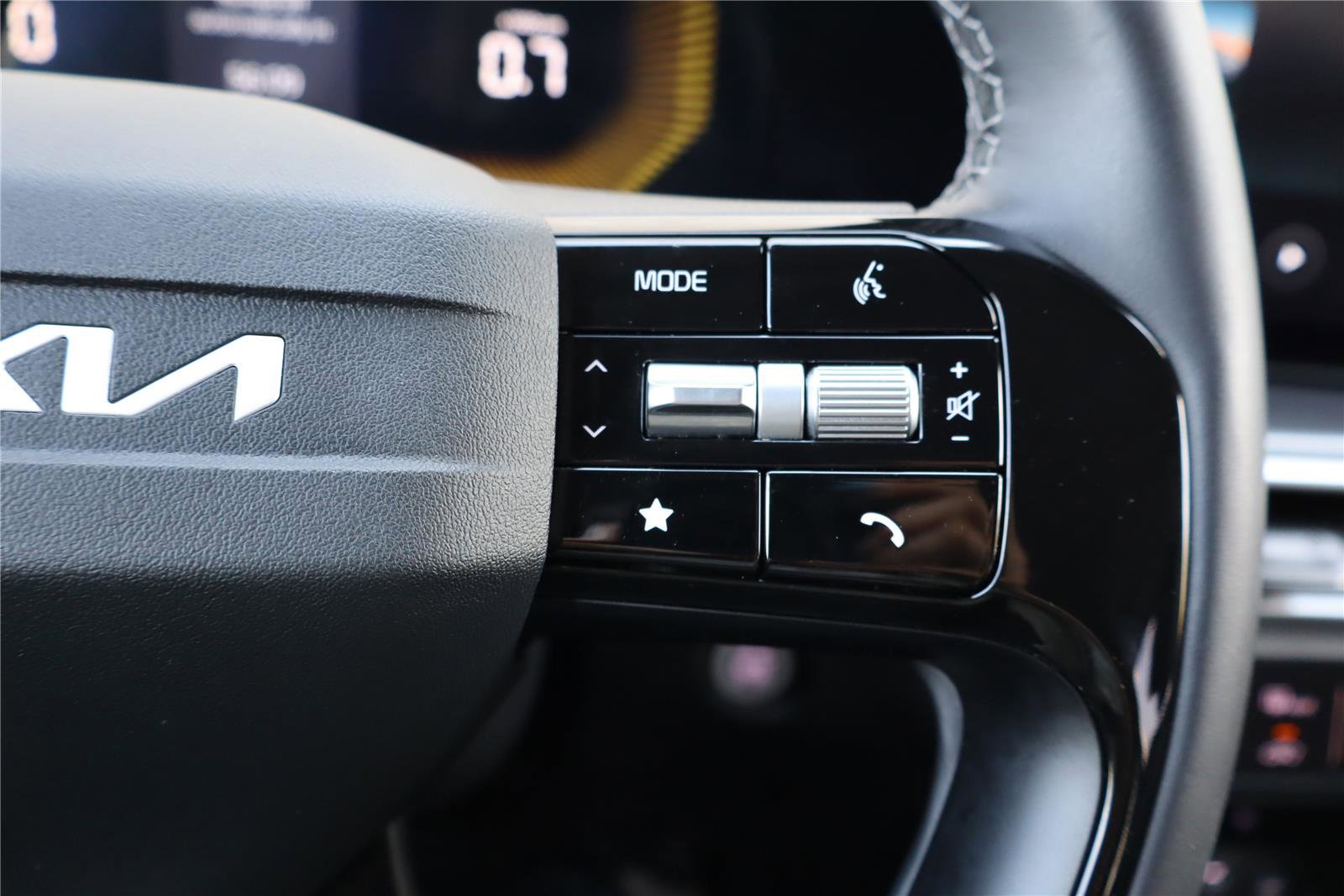 Certified 2026 Kia Sorento S w/ S Panoramic Sunroof Package image 17