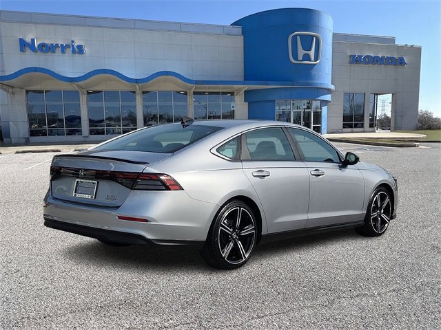 Used 2023 Honda Accord Sport image 4