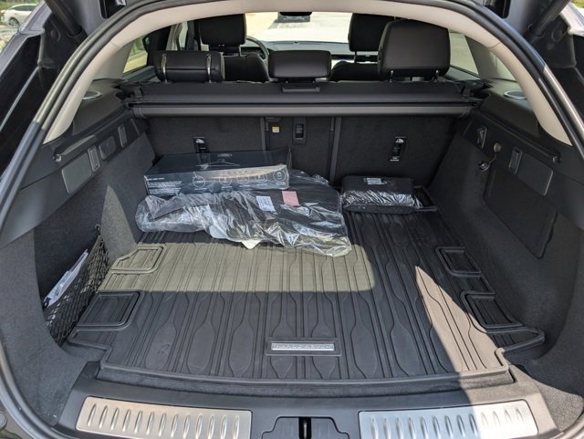 Certified 2025 Land Rover Range Rover Velar S image 28