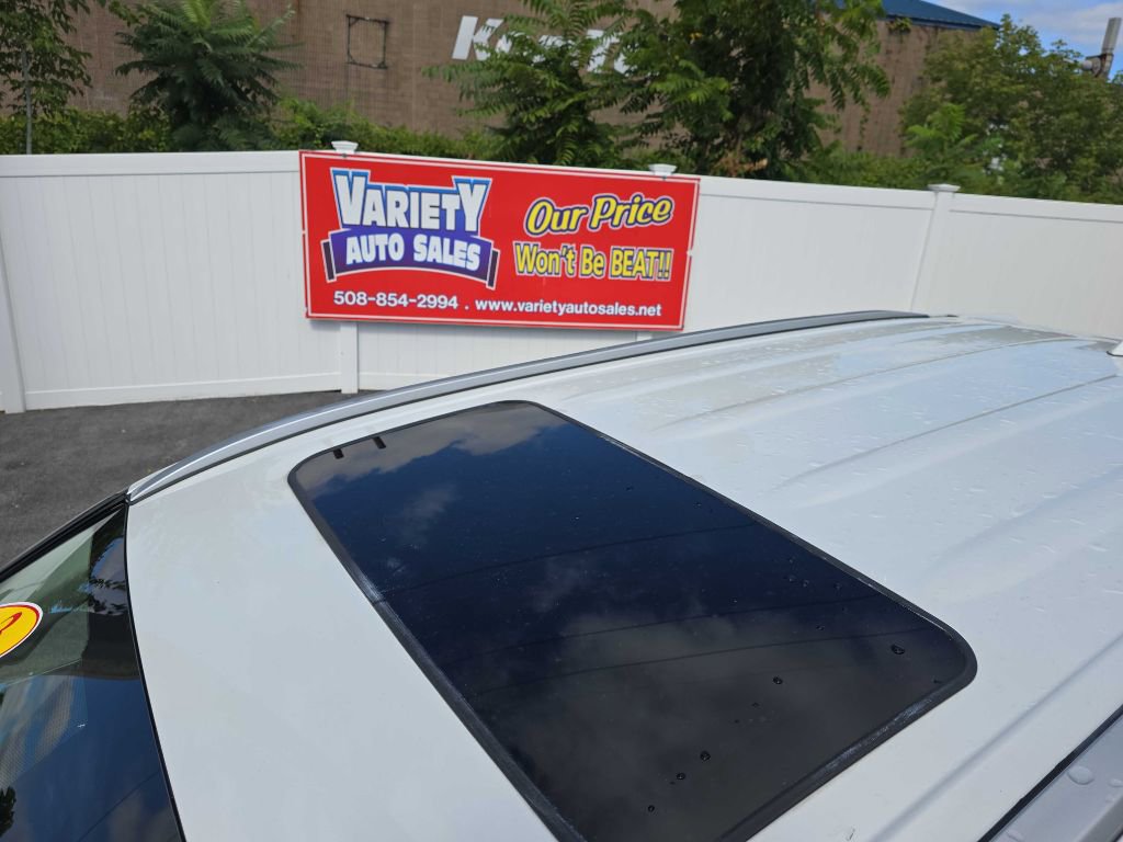 Used 2023 Toyota Highlander XLE image 17