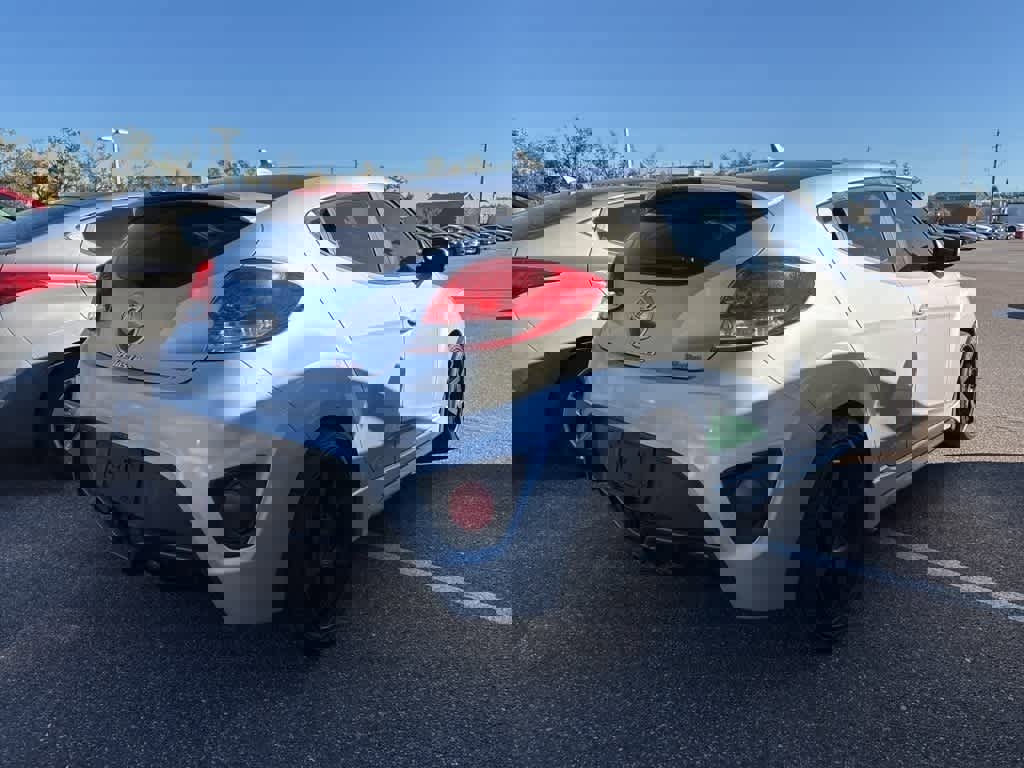 Used 2013 Hyundai Veloster Turbo image 3