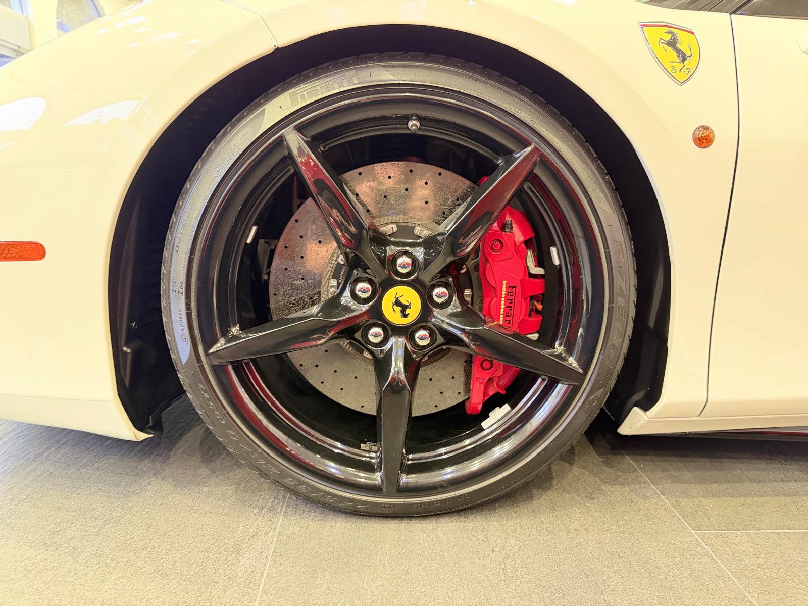 Used 2017 Ferrari 488 GTB RWD image 20