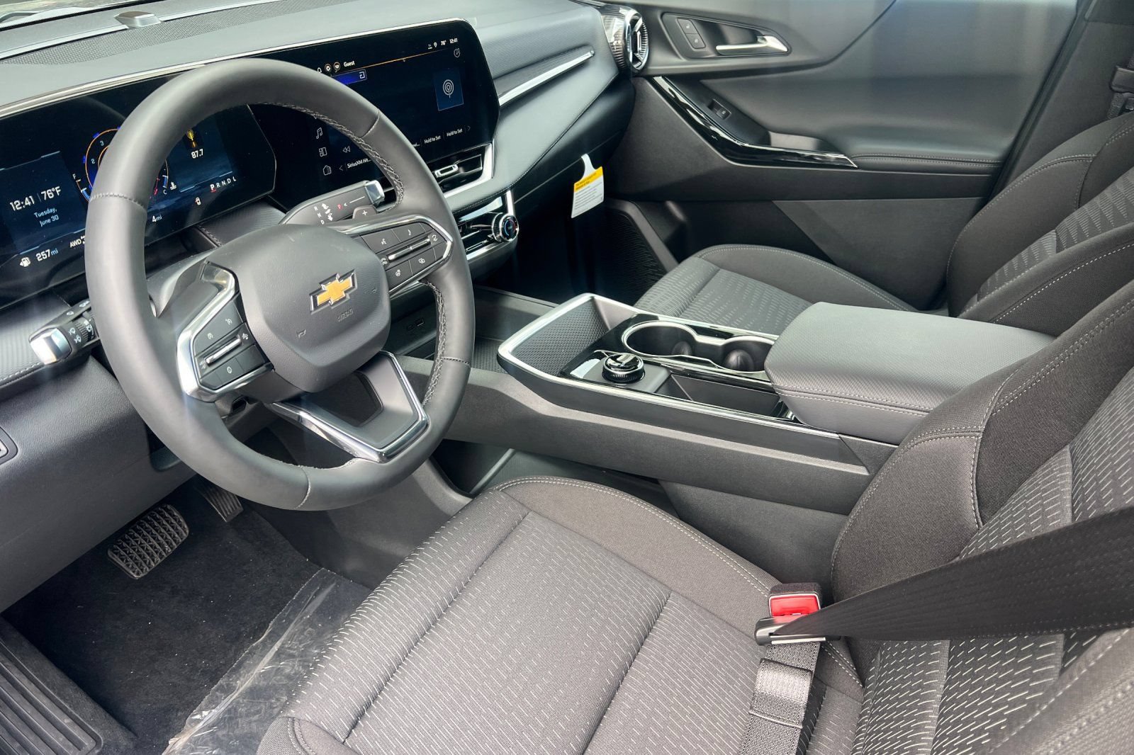 New 2026 Chevrolet Equinox LT w/ Safety and Technology Package AWD/4WD image 7