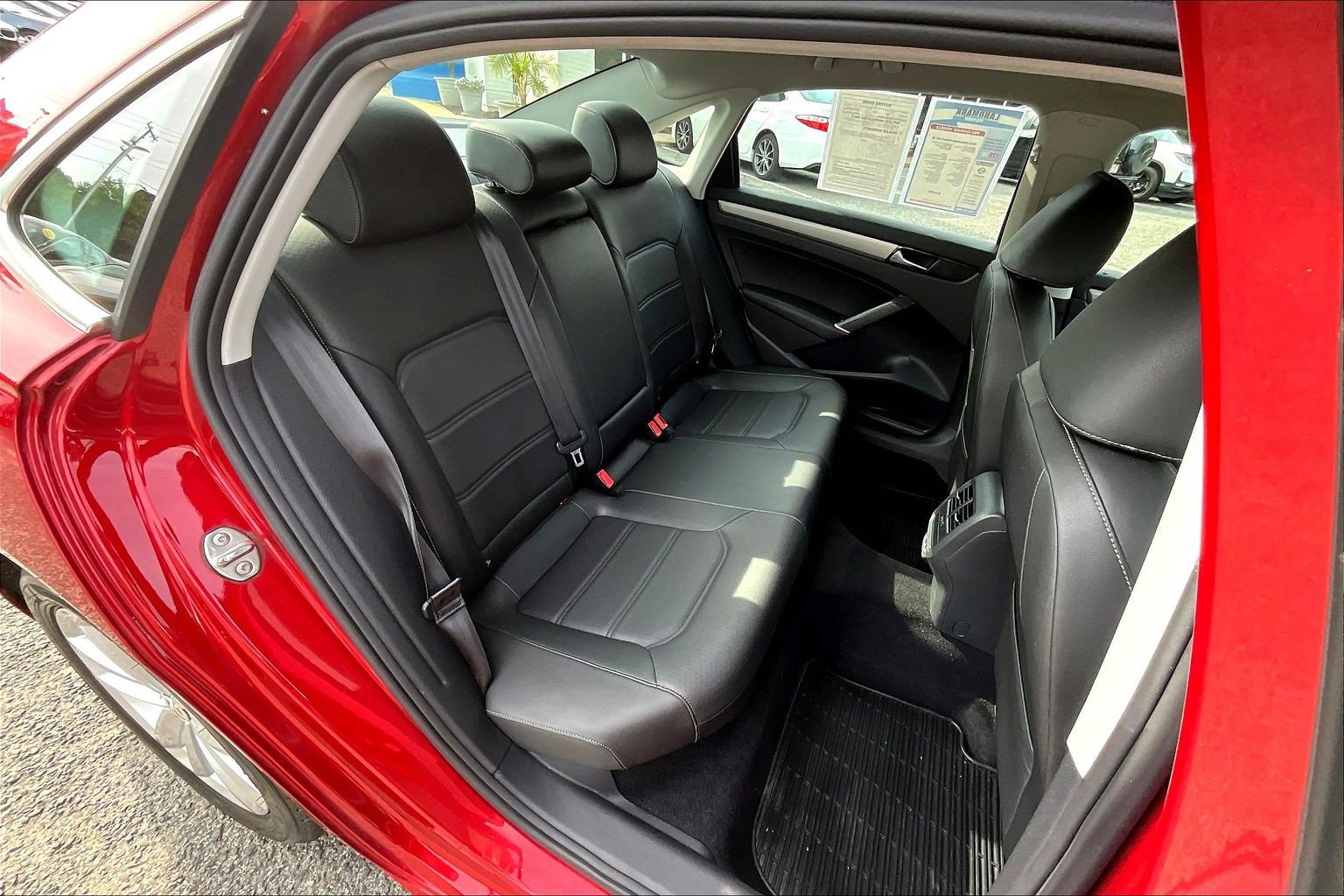 Used 2020 Volkswagen Passat 2.0T SE FWD image 28