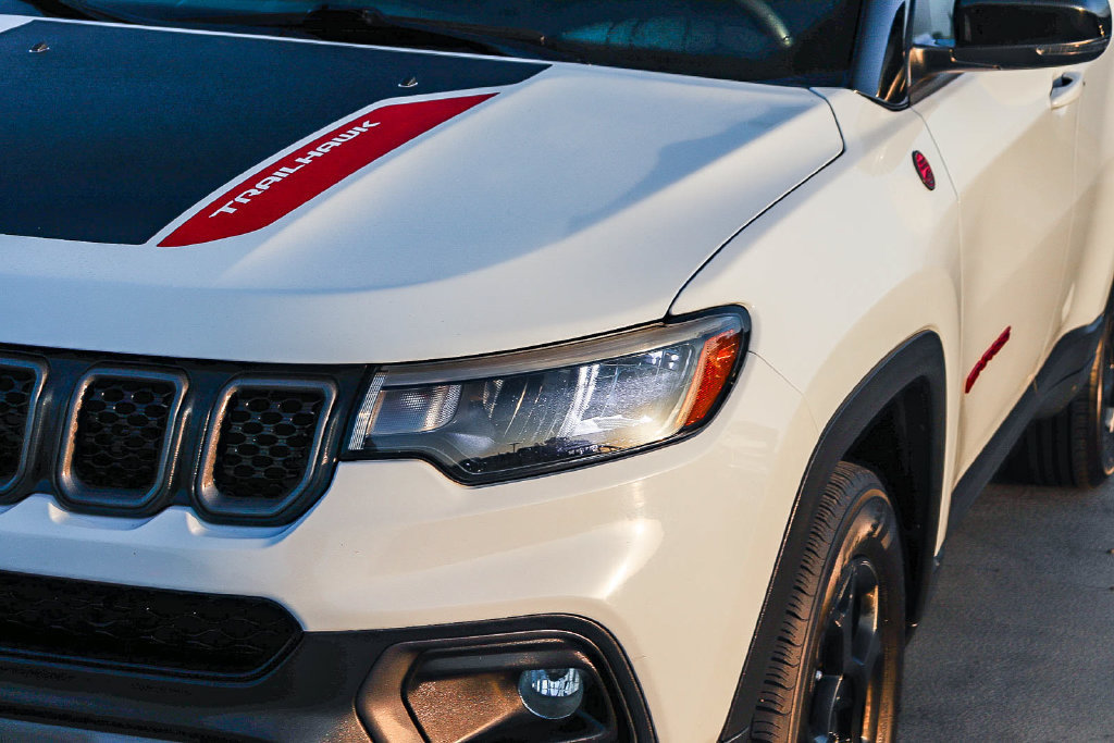 Used 2023 Jeep Compass Trailhawk AWD/4WD image 5
