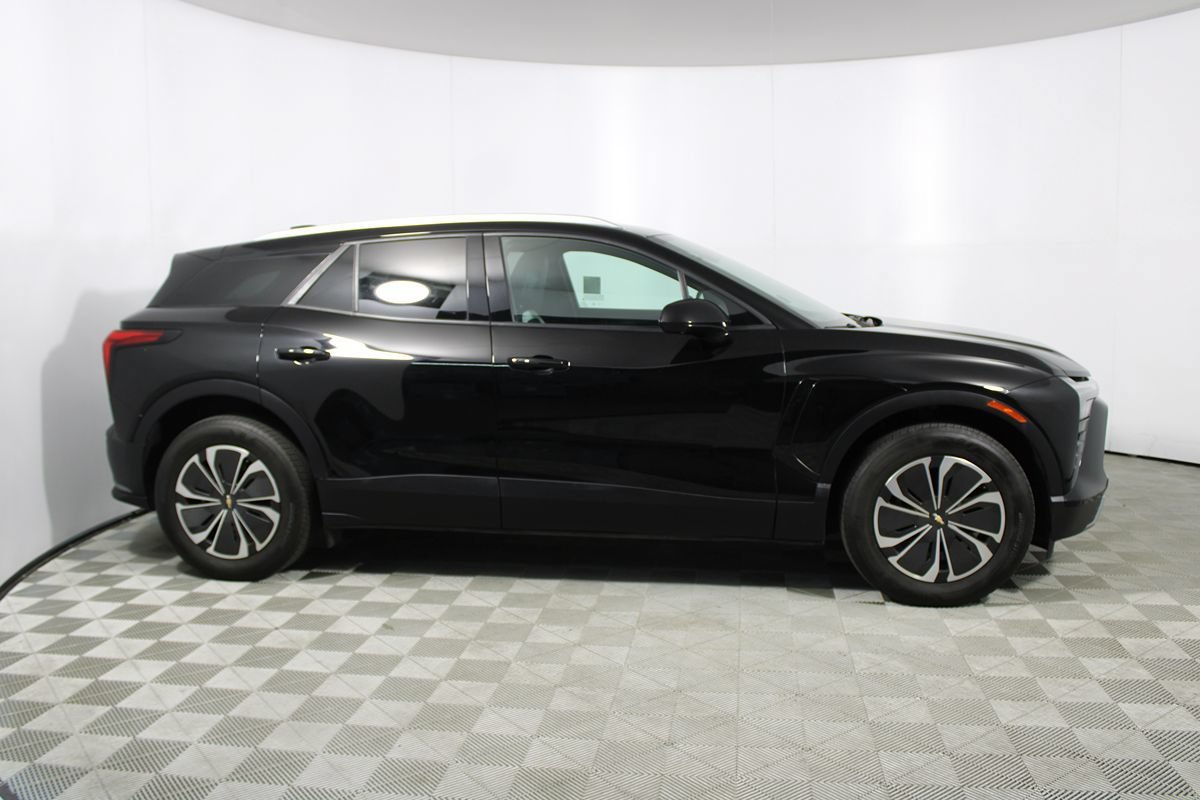 Used 2024 Chevrolet Blazer EV LT AWD/4WD image 28