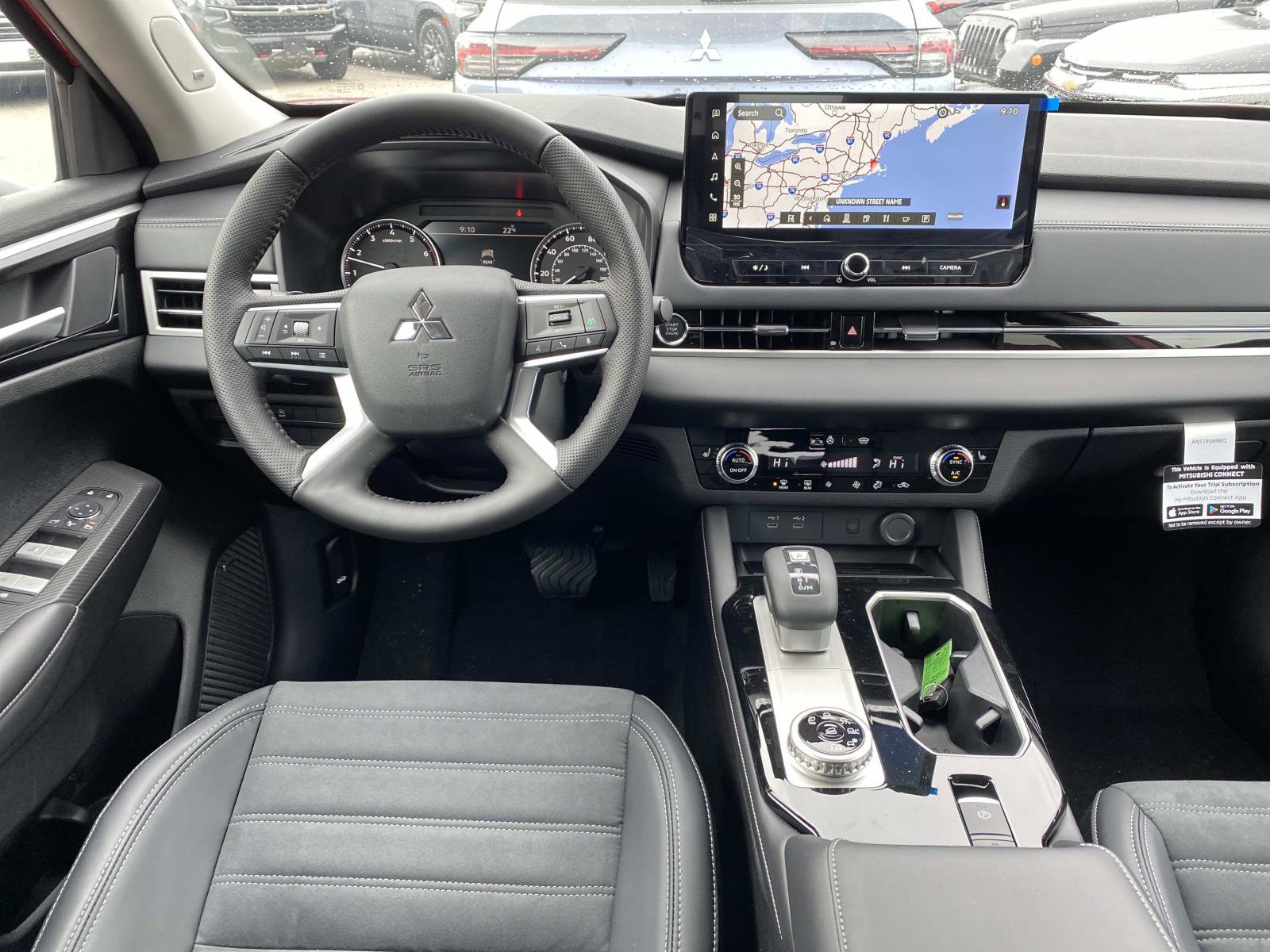 New 2026 Mitsubishi Outlander SE image 8