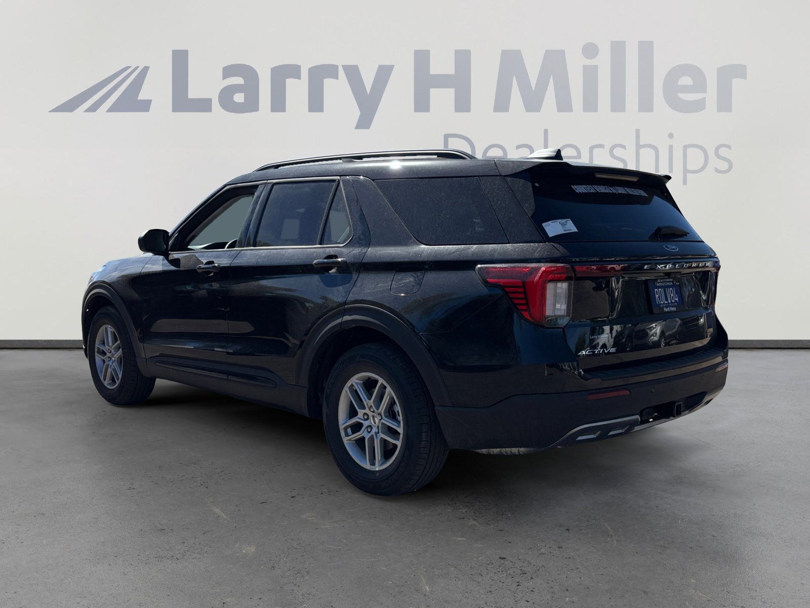 Used 2026 Ford Explorer Active w/ Active Comfort Package image 3