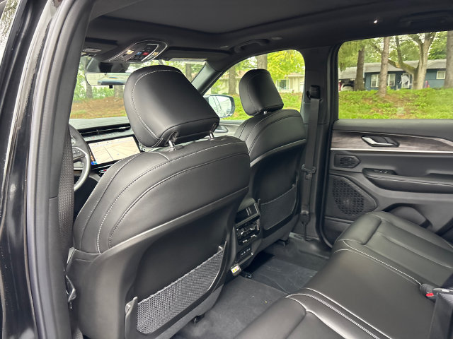 New 2027 Jeep Grand Cherokee Limited AWD/4WD image 9