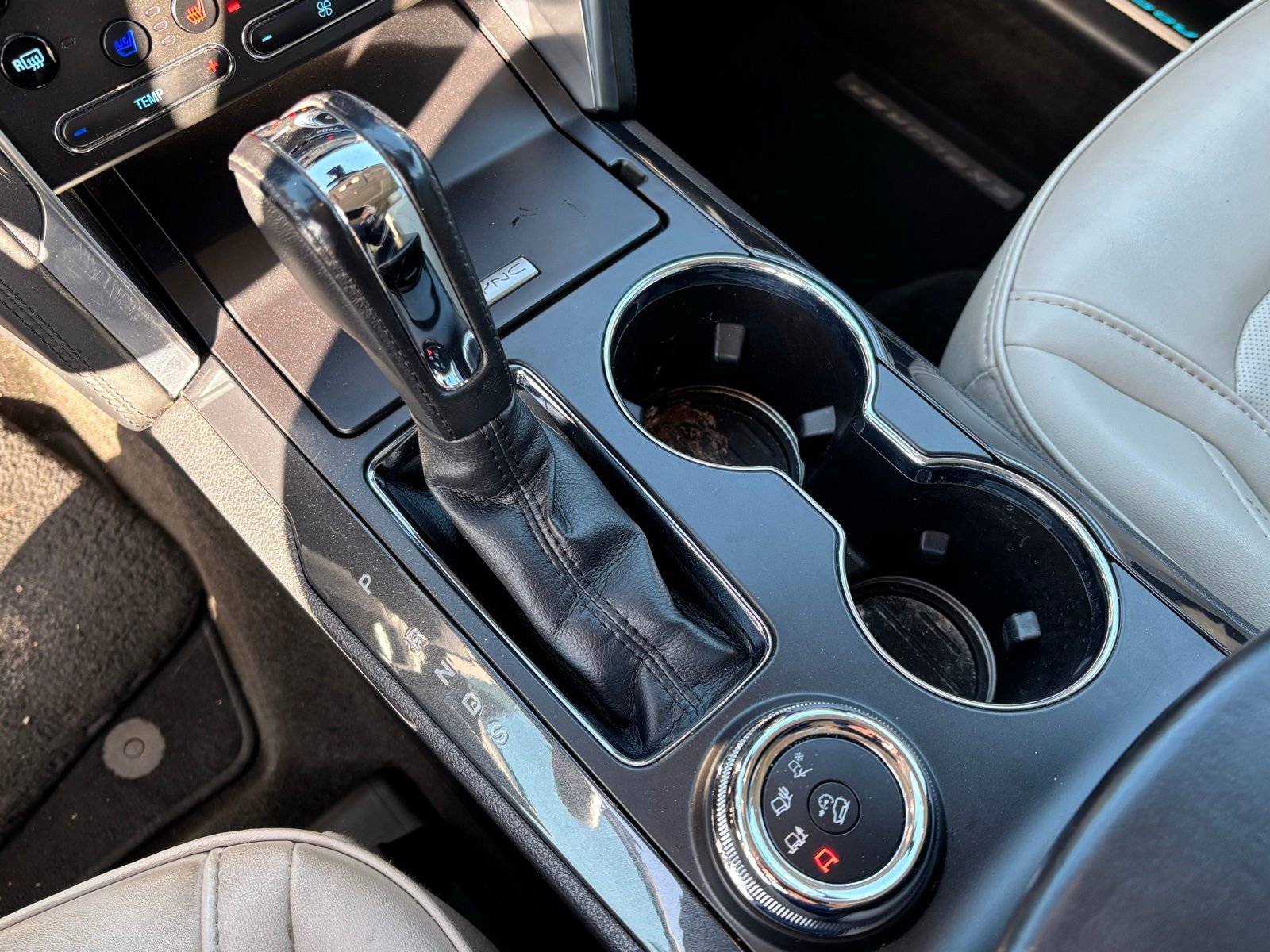 Used 2018 Ford Explorer Platinum AWD/4WD image 17