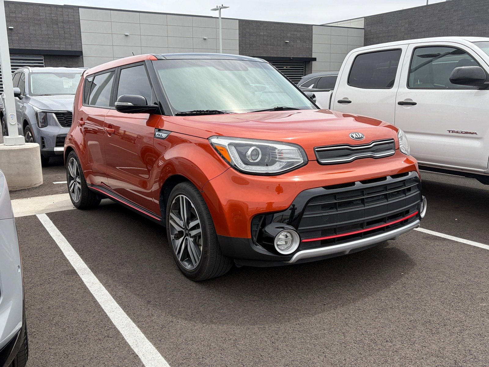 Used 2018 Kia Soul ! w/ Tech Package image 2