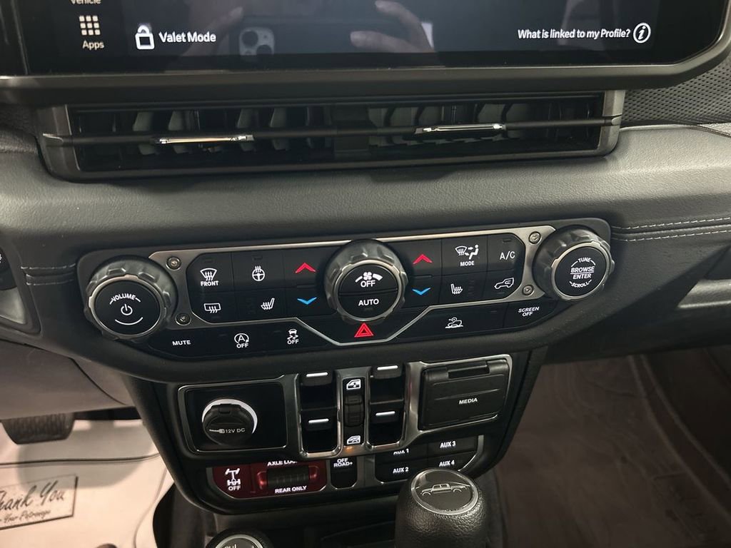 Certified 2024 Jeep Gladiator Mojave w/ Convenience Group image 14