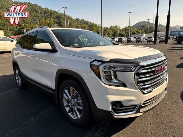 Used 2022 GMC Terrain SLT w/ Tech Package AWD/4WD image 1