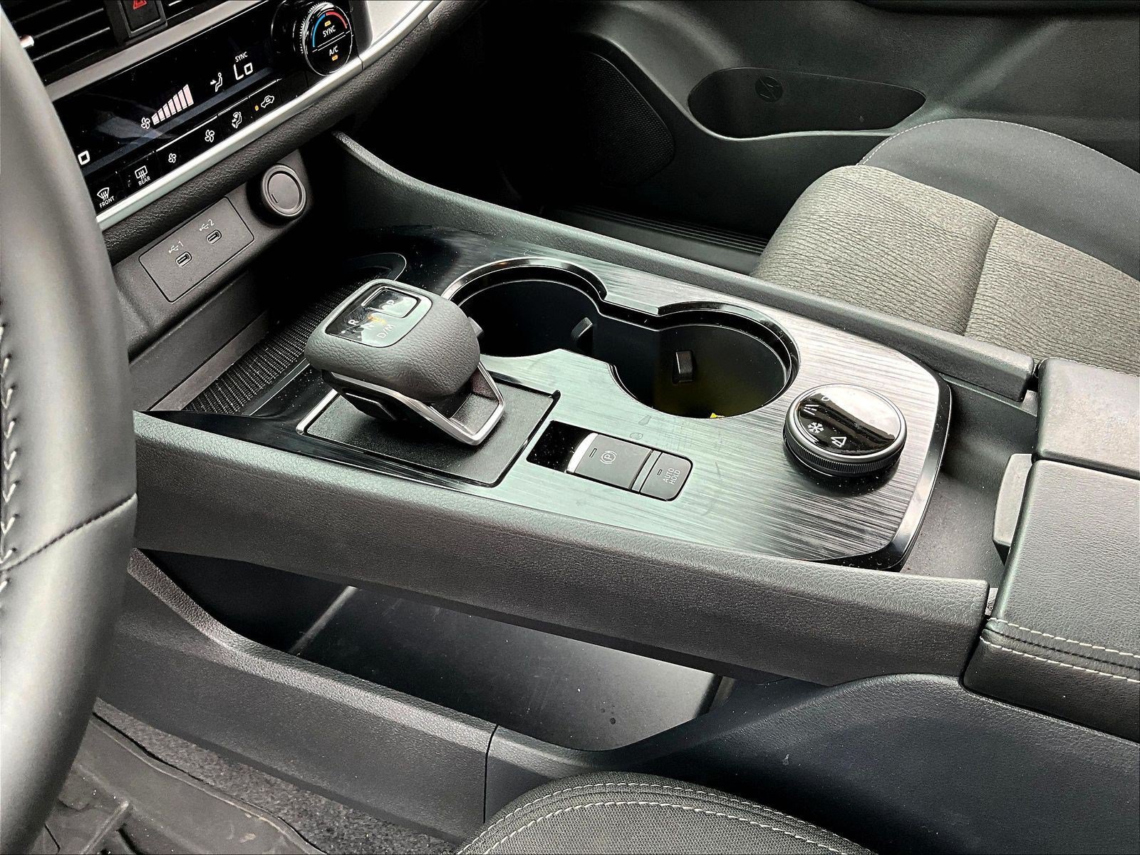Certified 2026 Nissan Rogue SV AWD/4WD image 18