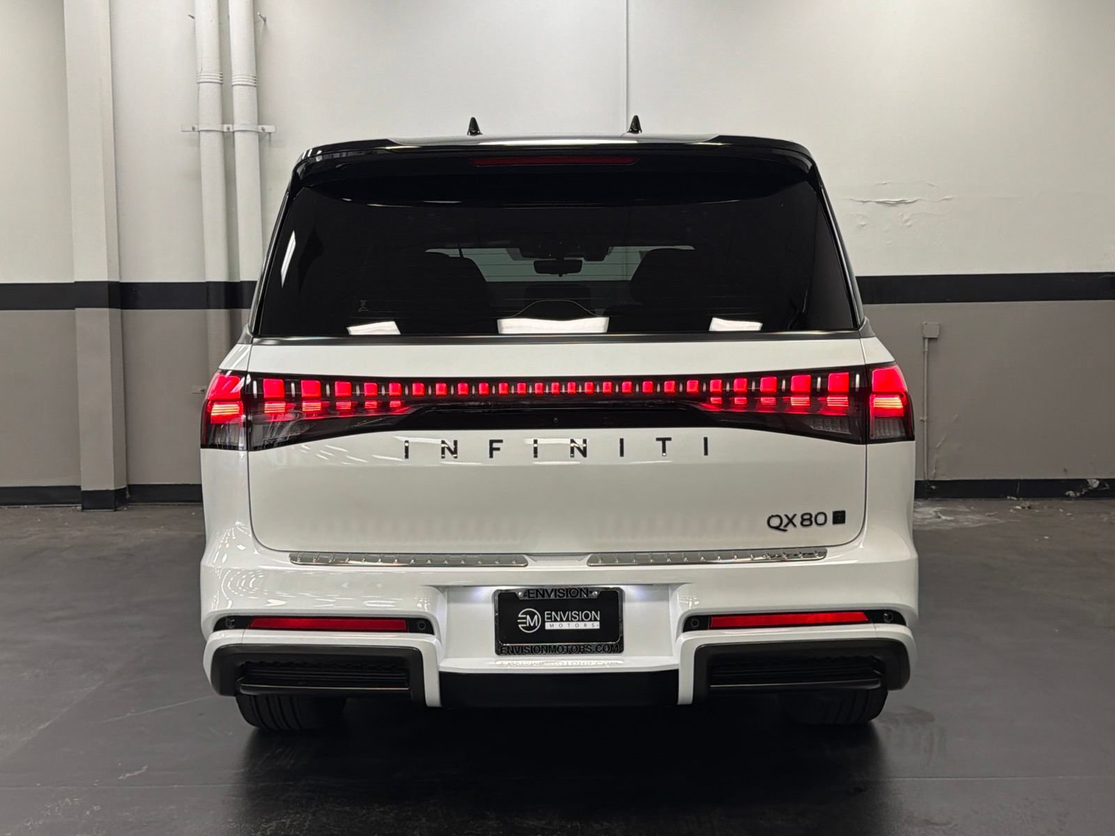 Used 2025 INFINITI QX80 Autograph w/ Autograph Exterior Package AWD/4WD image 11