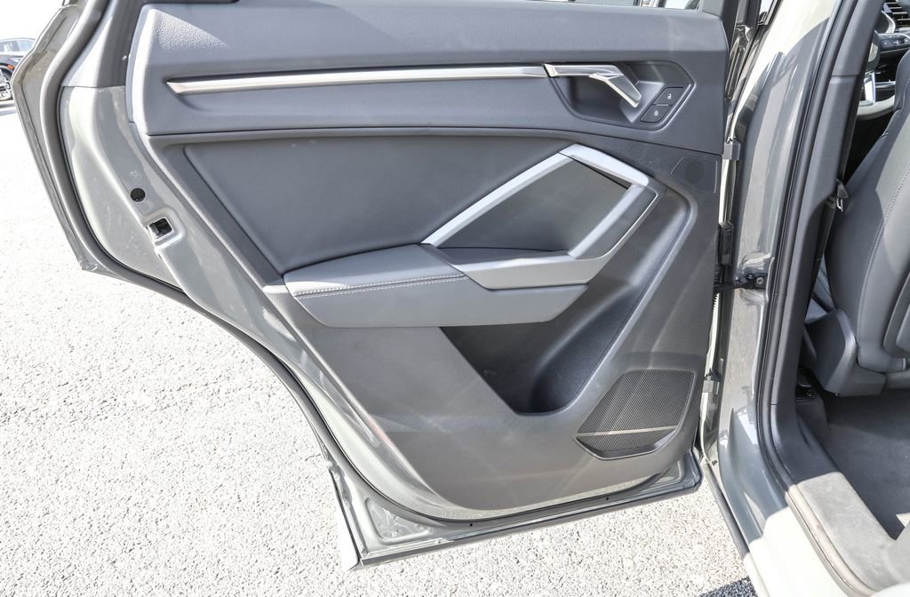 Used 2024 Audi Q3 2.0T Premium w/ Convenience Package image 43