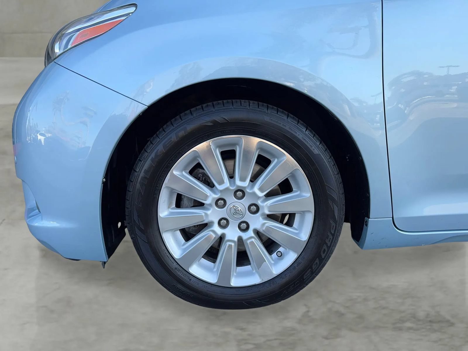 Used 2015 Toyota Sienna Limited FWD image 47