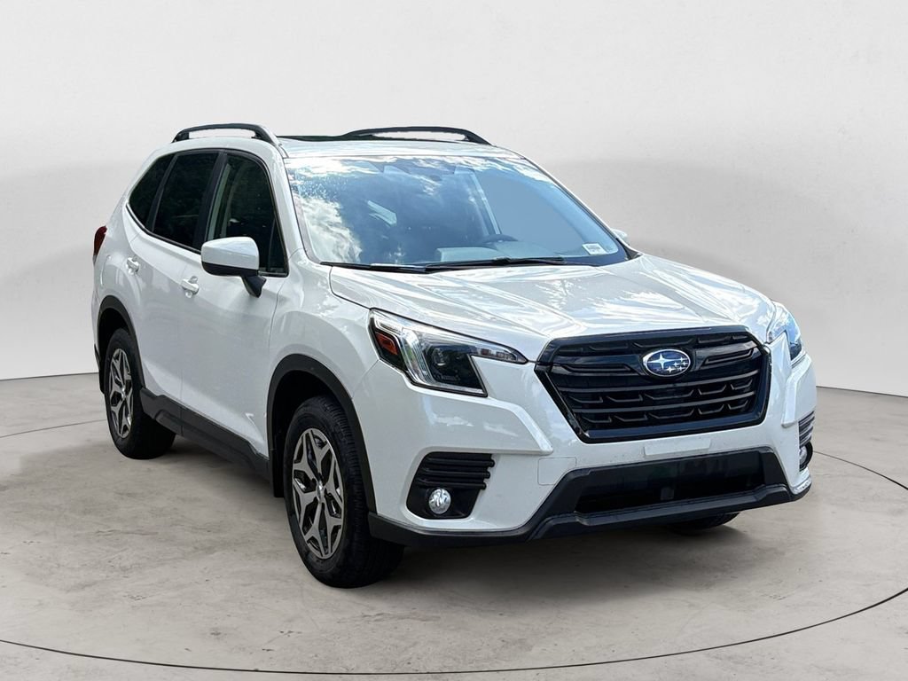 Used 2023 Subaru Forester Premium AWD/4WD image 3