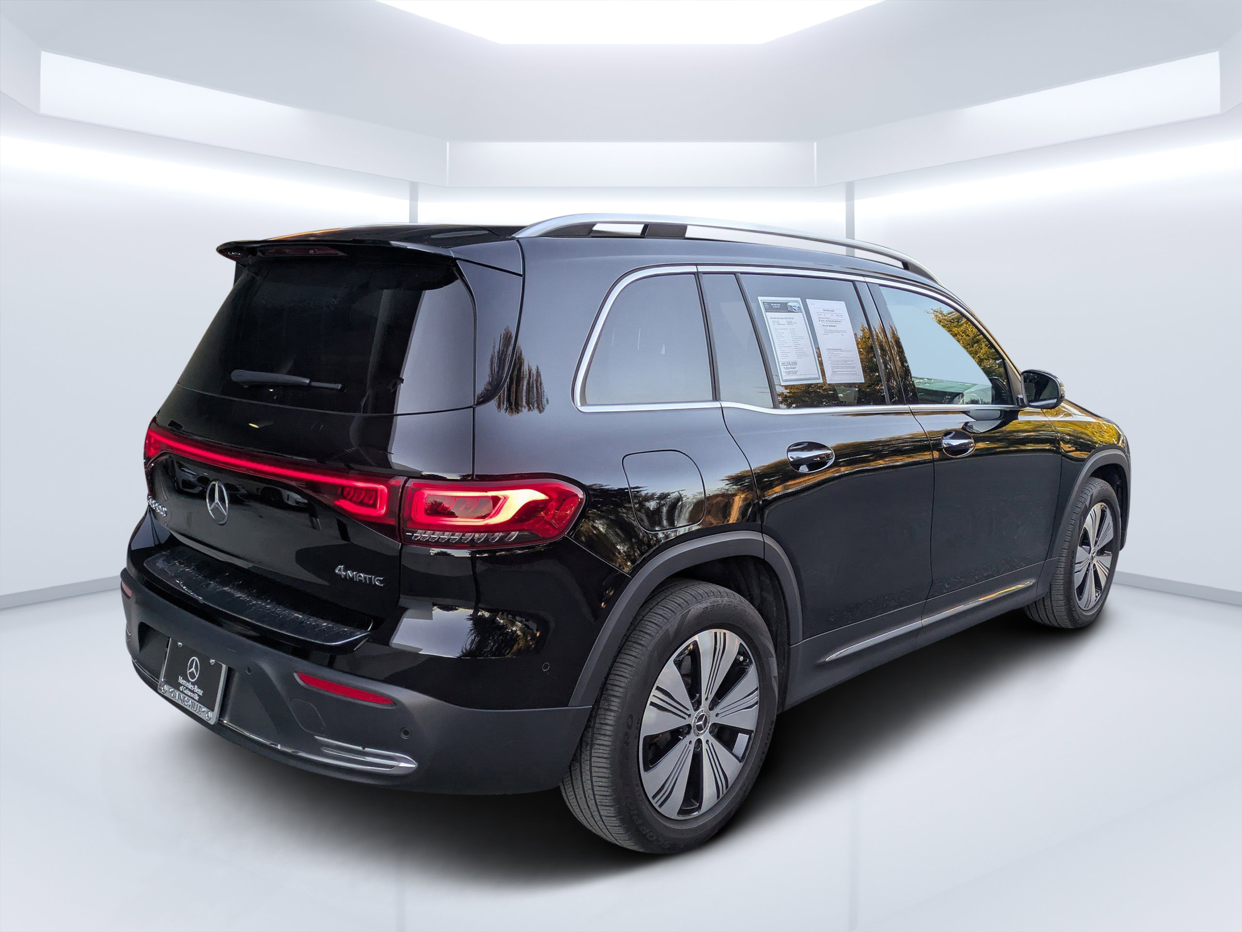 Certified 2023 Mercedes-Benz EQB 300 4MATIC image 3