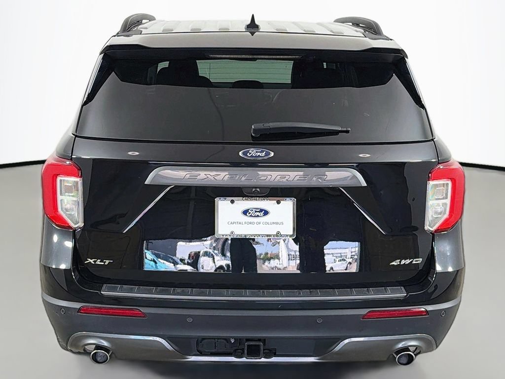 Used 2024 Ford Explorer XLT w/ XLT Sport Appearance Package AWD/4WD image 16