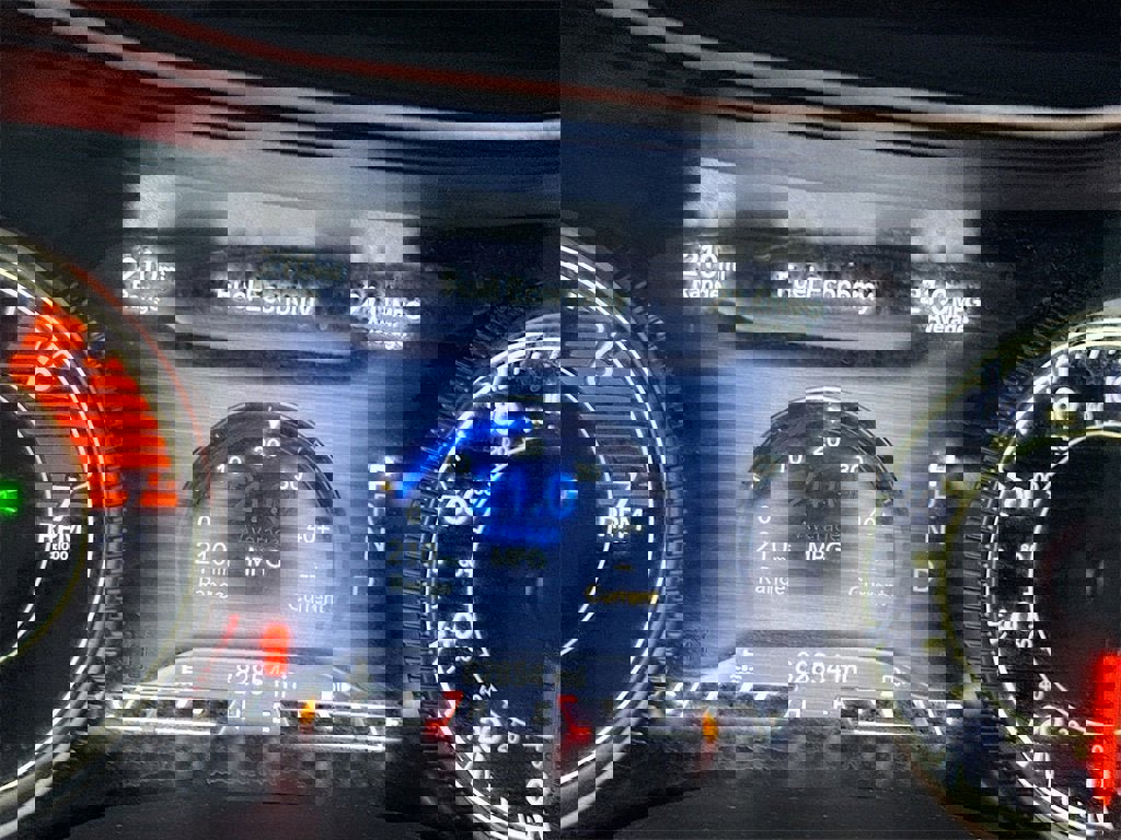 Used 2020 Jeep Cherokee Trailhawk image 3