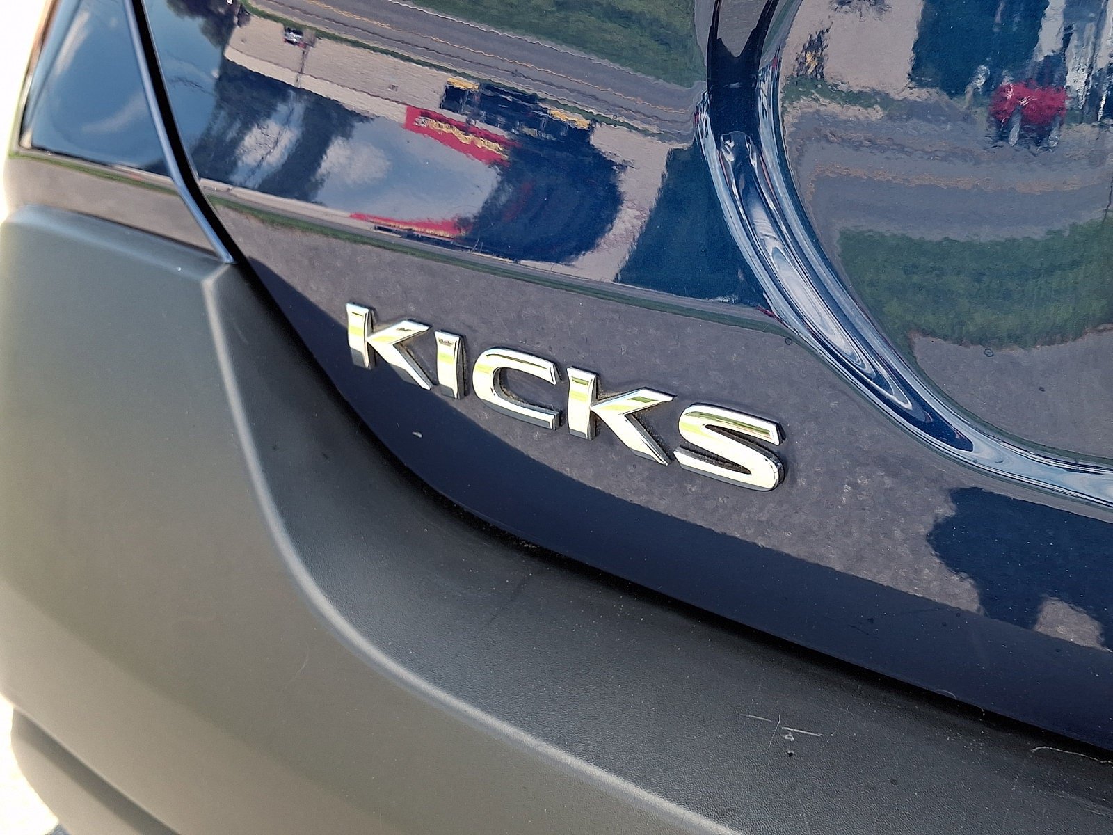 Used 2019 Nissan Kicks SV FWD image 29