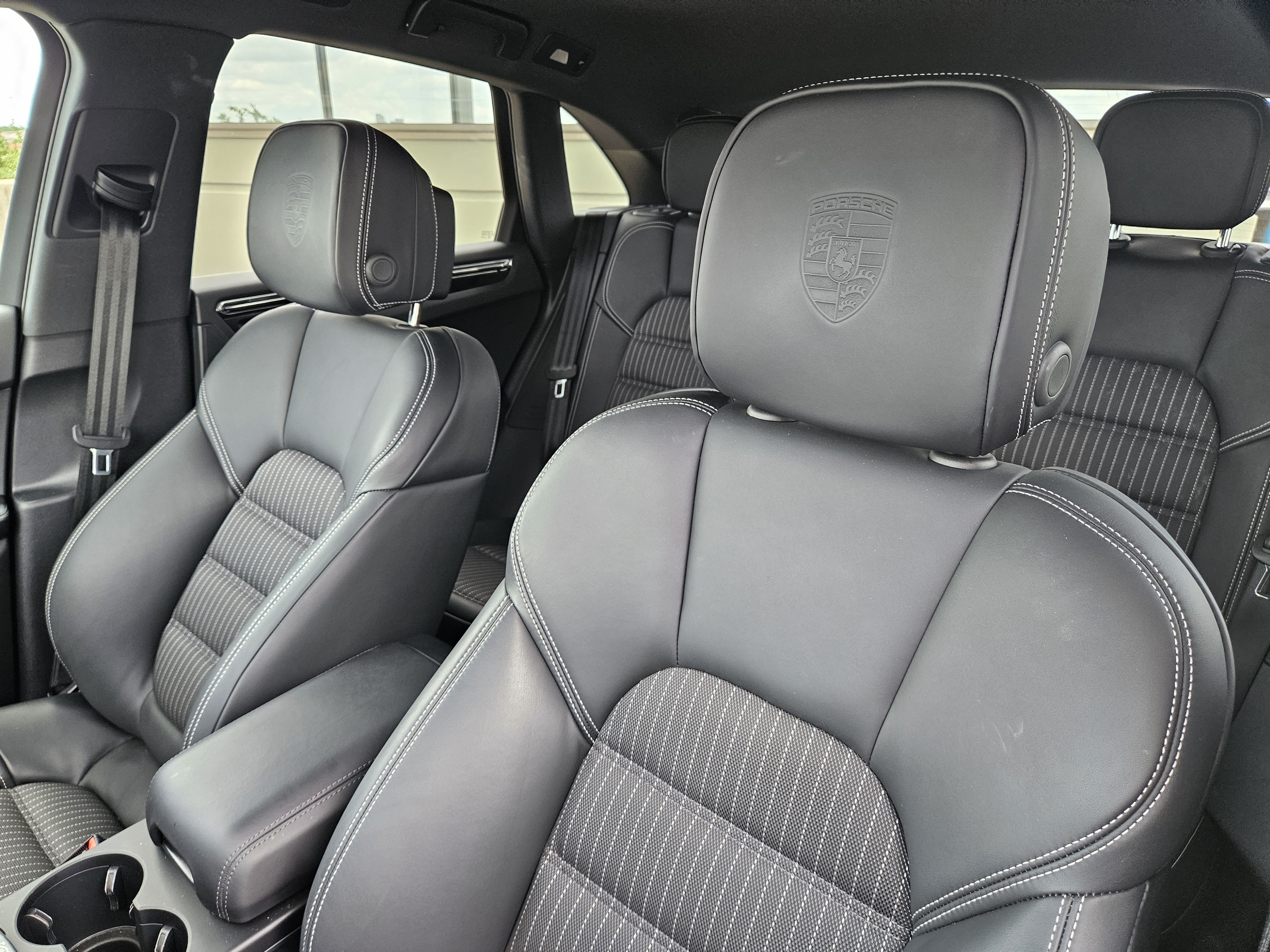 Certified 2026 Porsche Macan Turbo AWD/4WD image 6