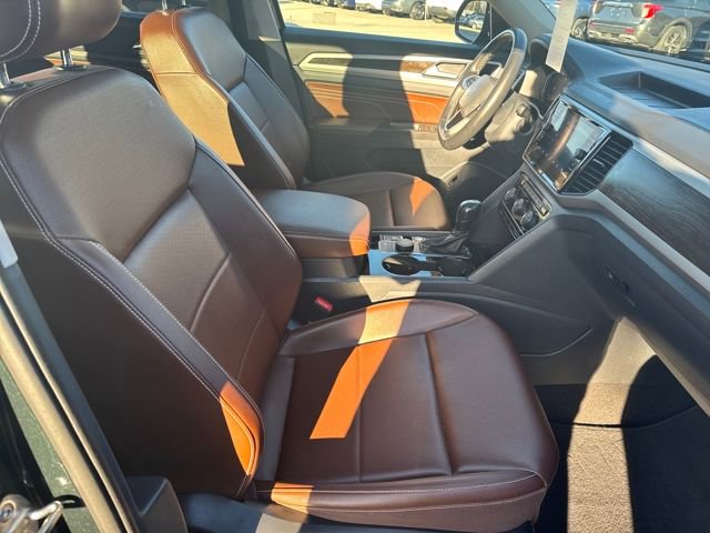 Certified 2022 Volkswagen Atlas SE w/ Black Wheel Package image 34