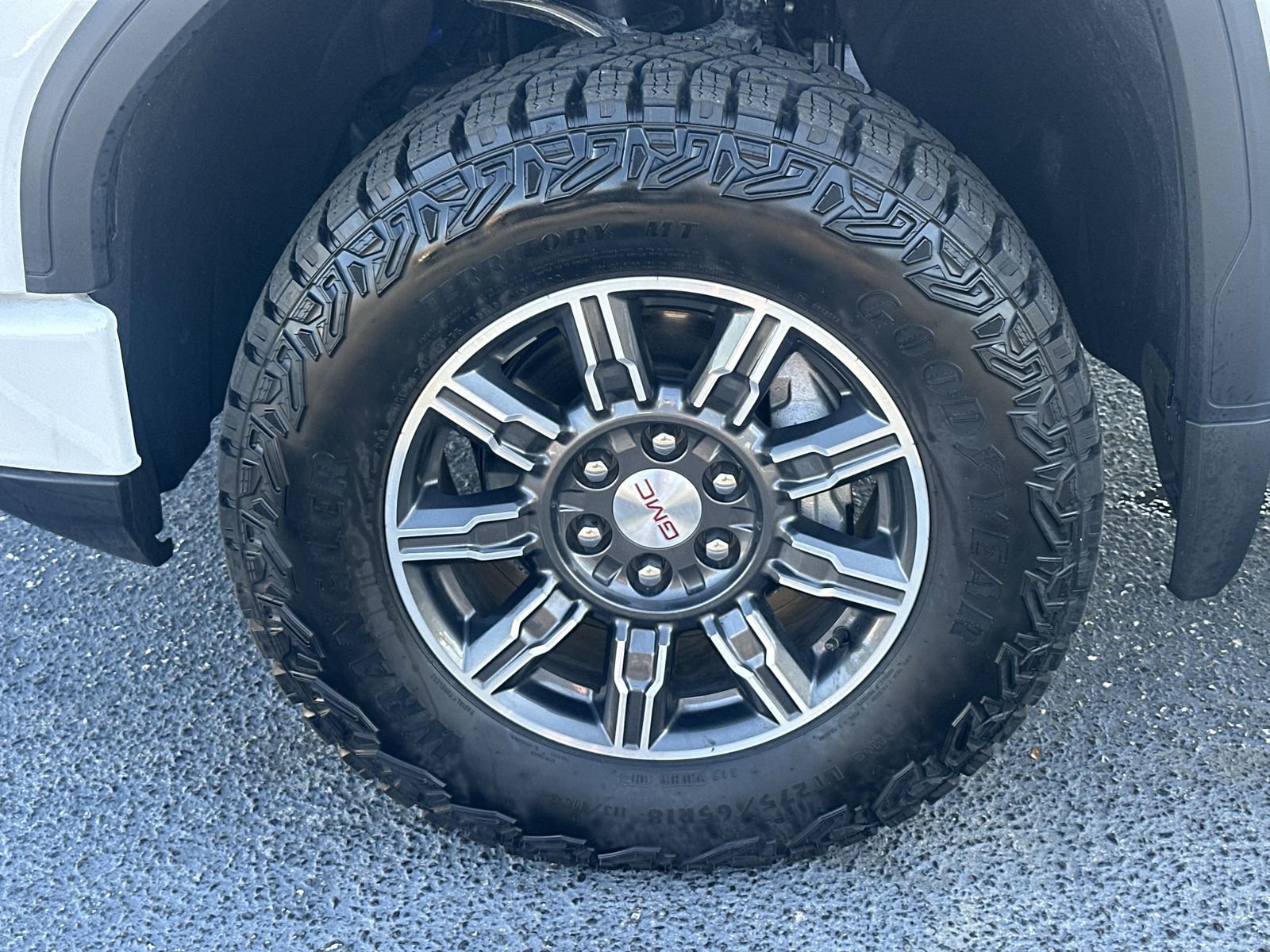 Used 2025 GMC Sierra 1500 AT4 image 13
