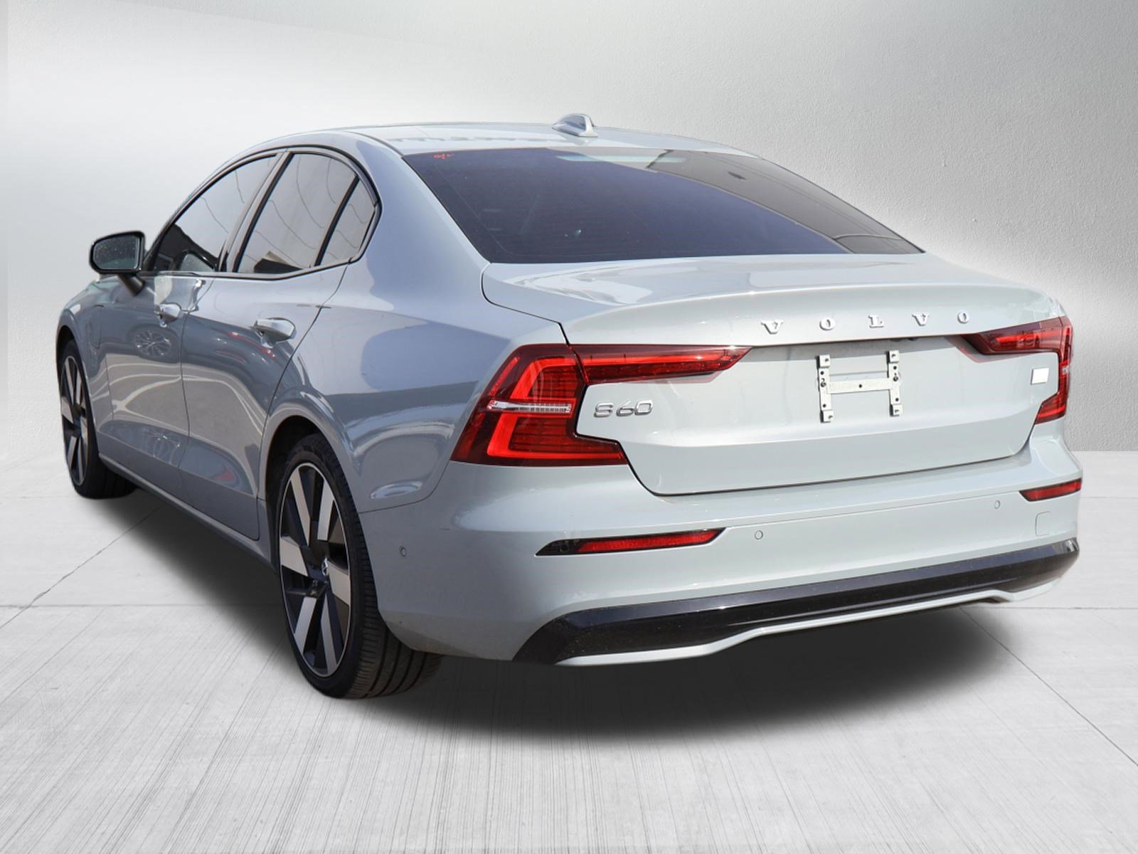 Used 2024 Volvo S60 T8 Plus w/ Climate Package image 5