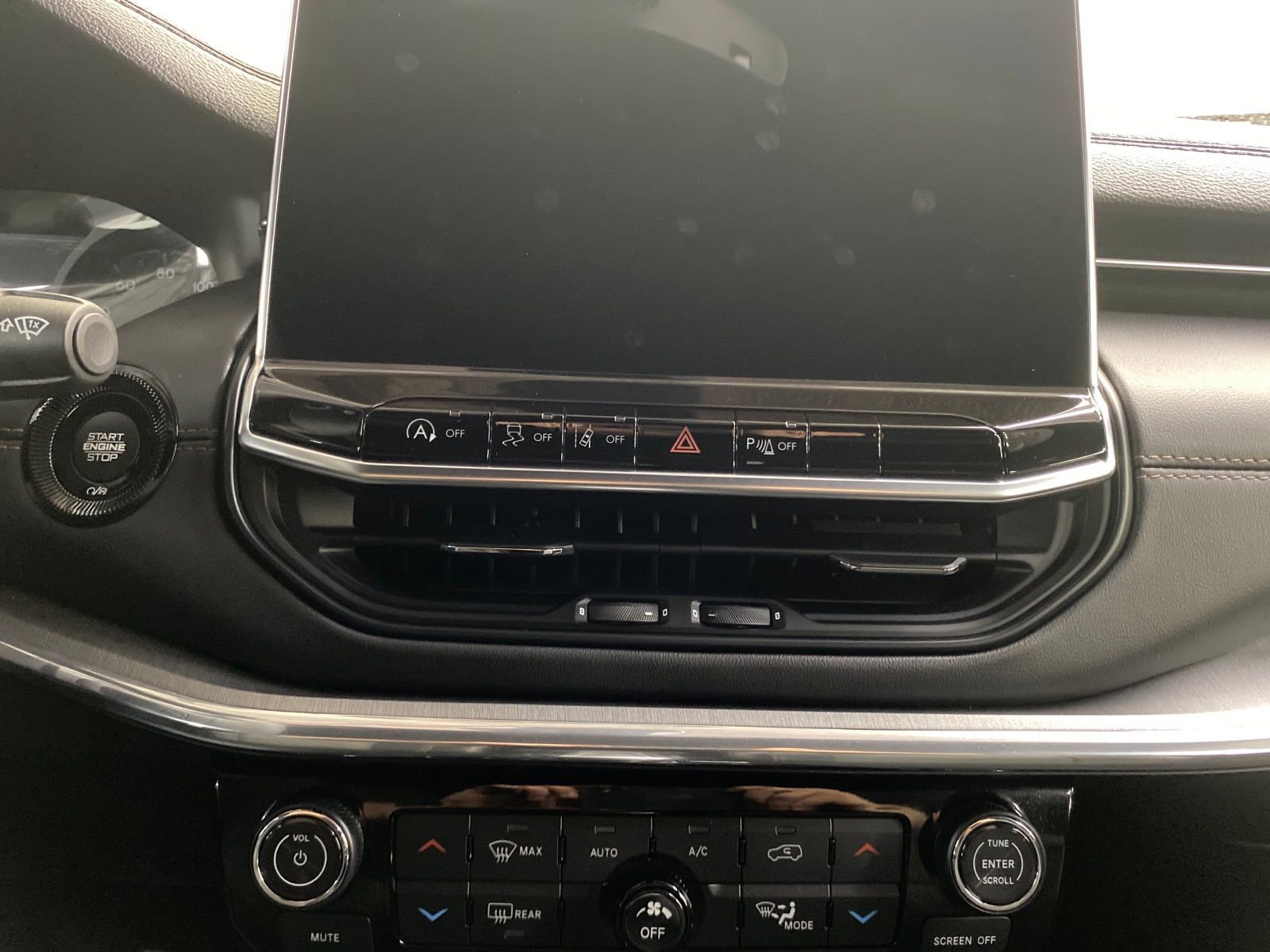 Used 2023 Jeep Compass Limited image 21