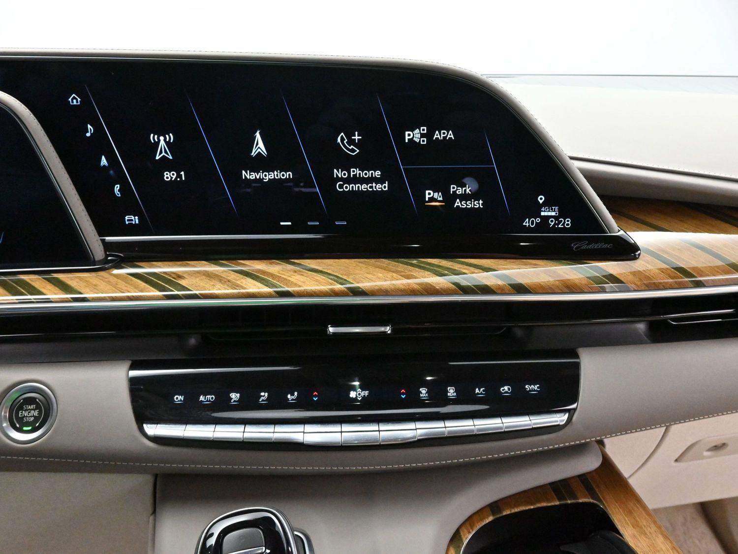 Certified 2022 Cadillac Escalade ESV Sport Platinum w/ Heavy-Duty Trailer Package image 25