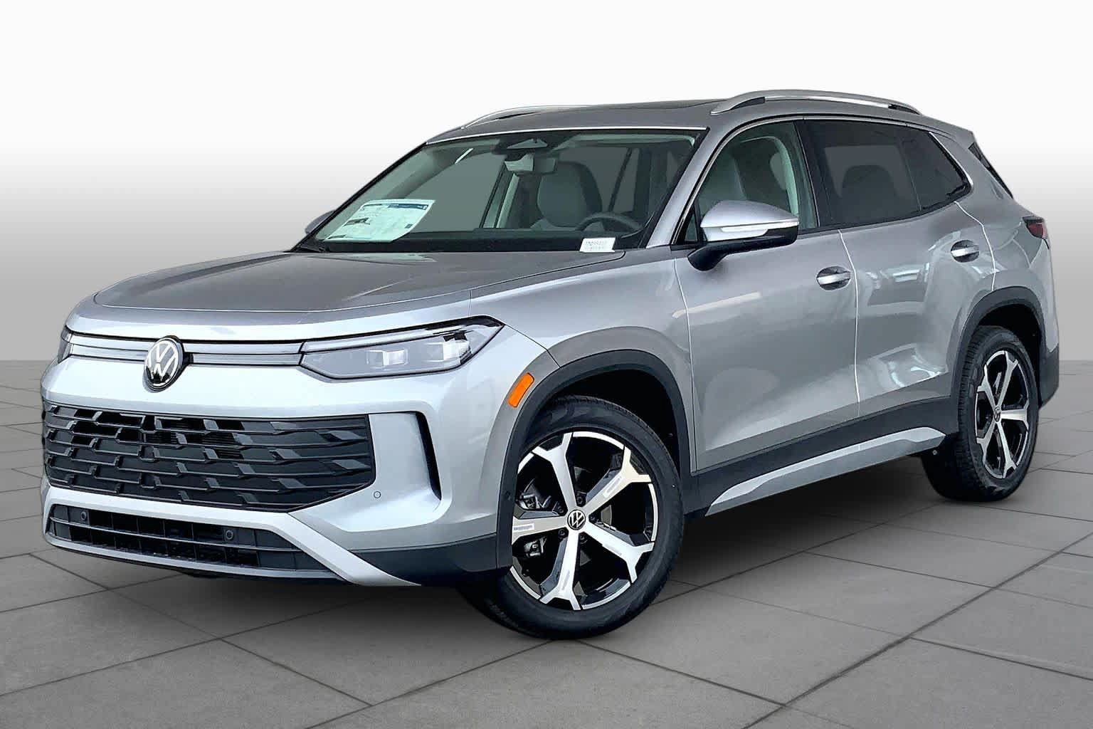New 2026 Volkswagen Tiguan SE