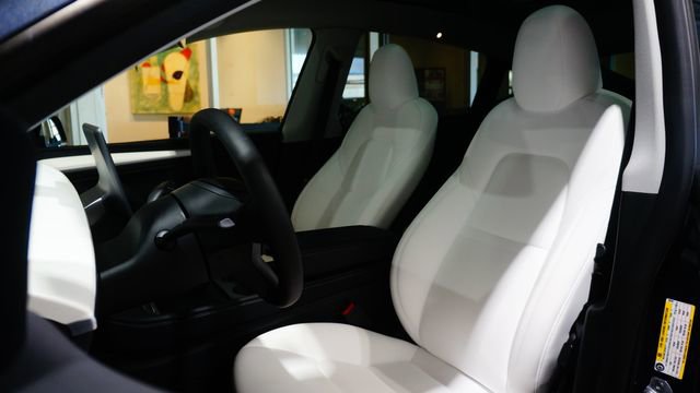 Used 2024 Tesla Model Y Long Range image 11