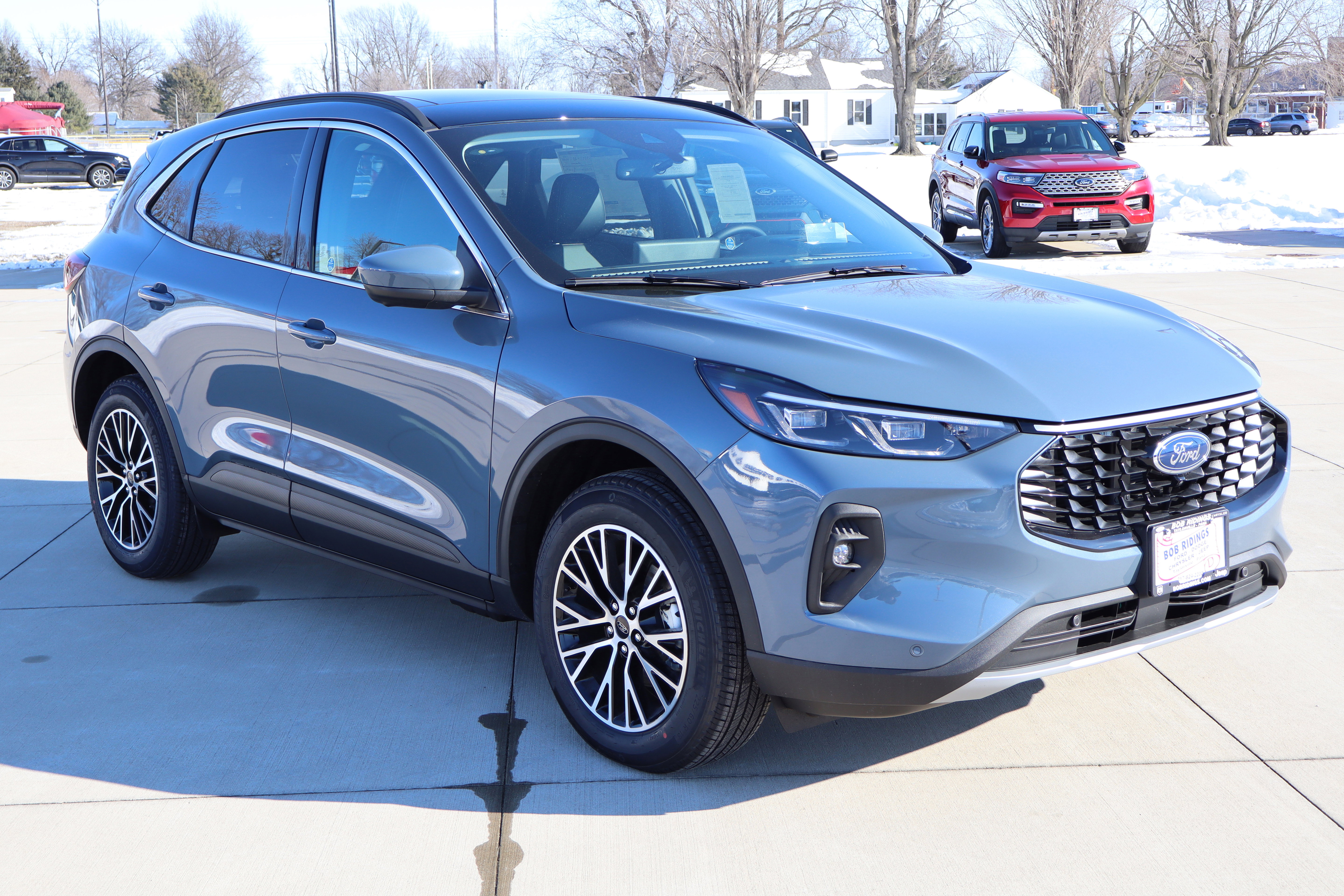 New 2025 Ford Escape SE w/ PHEV Premium Package image 3