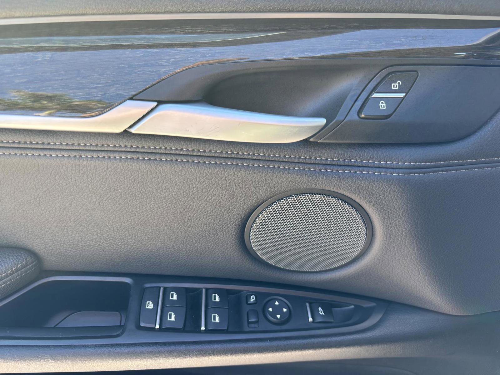 Used 2017 BMW X5 xDrive50i AWD/4WD image 37