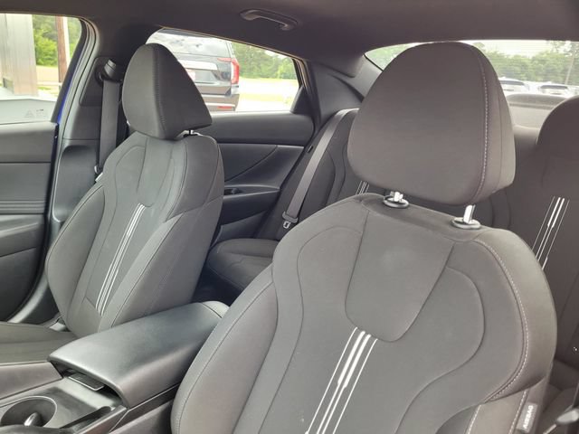 Used 2025 Hyundai Elantra Sport FWD image 30