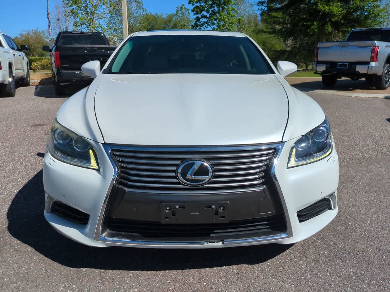 Used 2014 Lexus LS 460 w/ Comfort Package RWD image 9