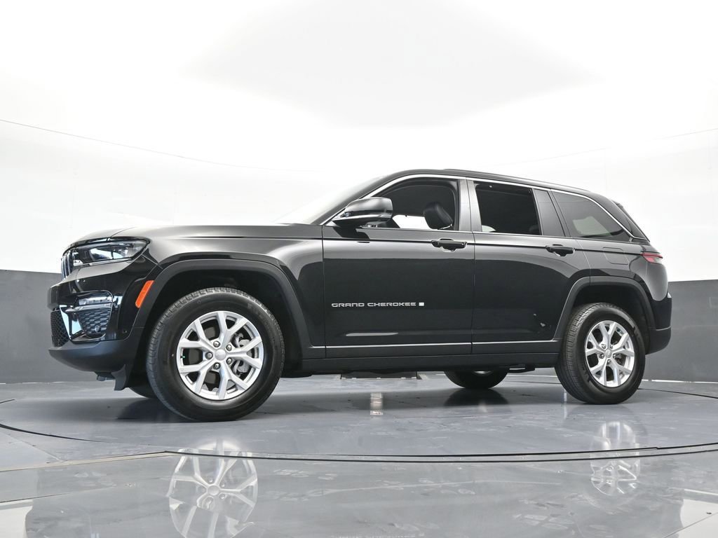 Used 2024 Jeep Grand Cherokee Limited w/ Luxury Tech Group II image 64