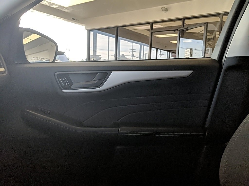 Certified 2022 Ford Escape SE w/ Convenience Package image 18