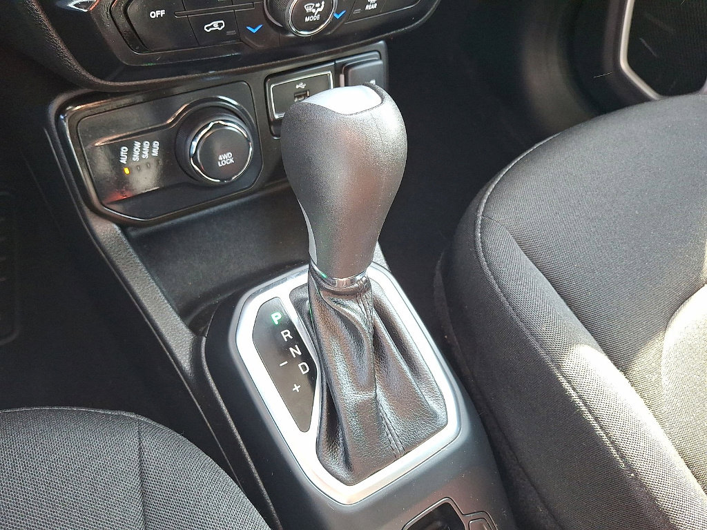 Certified 2021 Jeep Renegade Latitude image 12