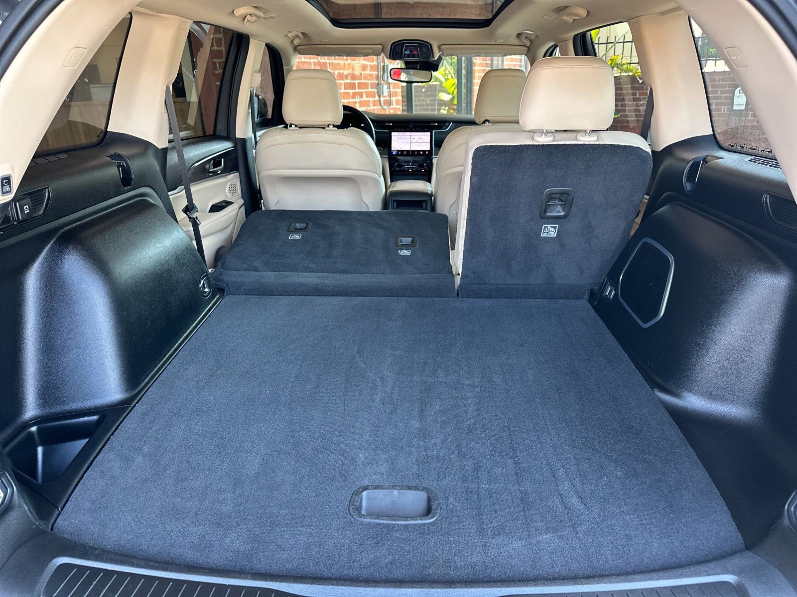 Used 2022 Jeep Grand Cherokee Limited image 19