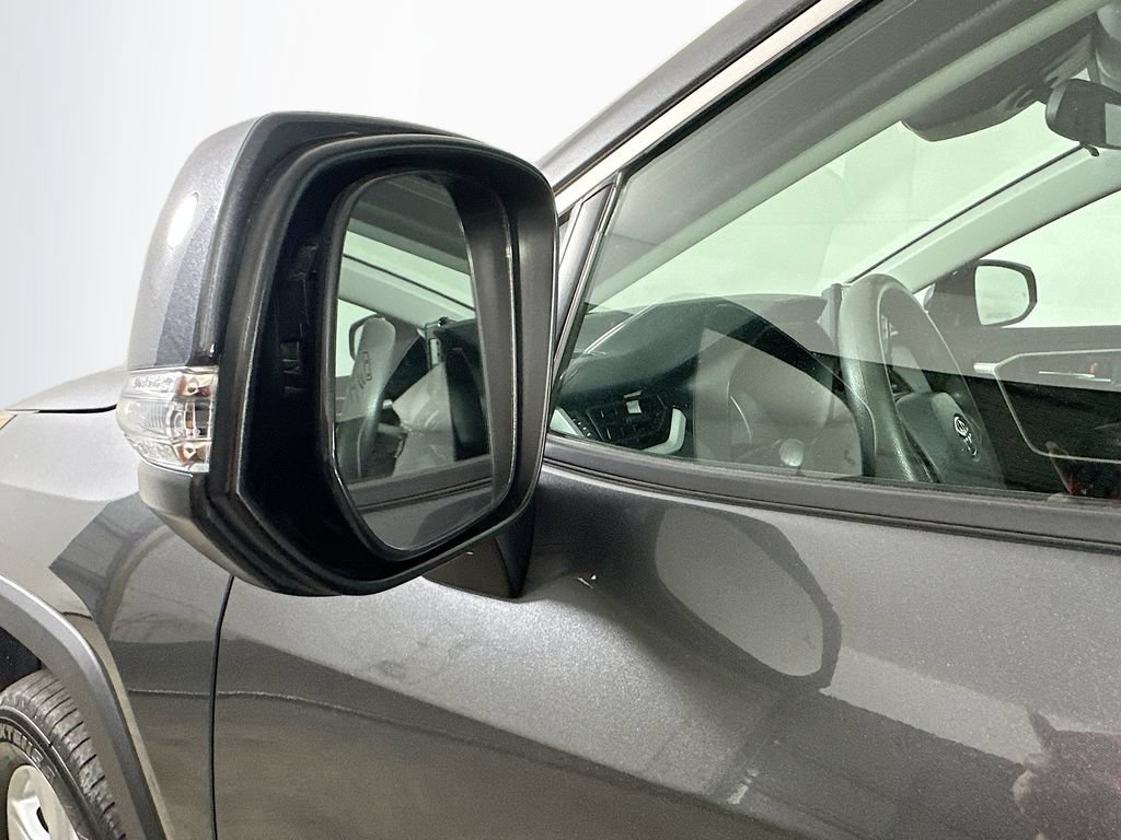 Used 2021 Toyota RAV4 XLE FWD image 36