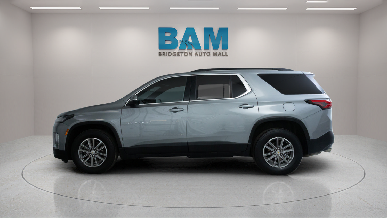 Used 2023 Chevrolet Traverse LT AWD/4WD image 4