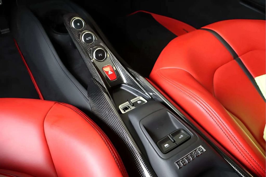 Used 2023 Ferrari F8 Tributo RWD image 16