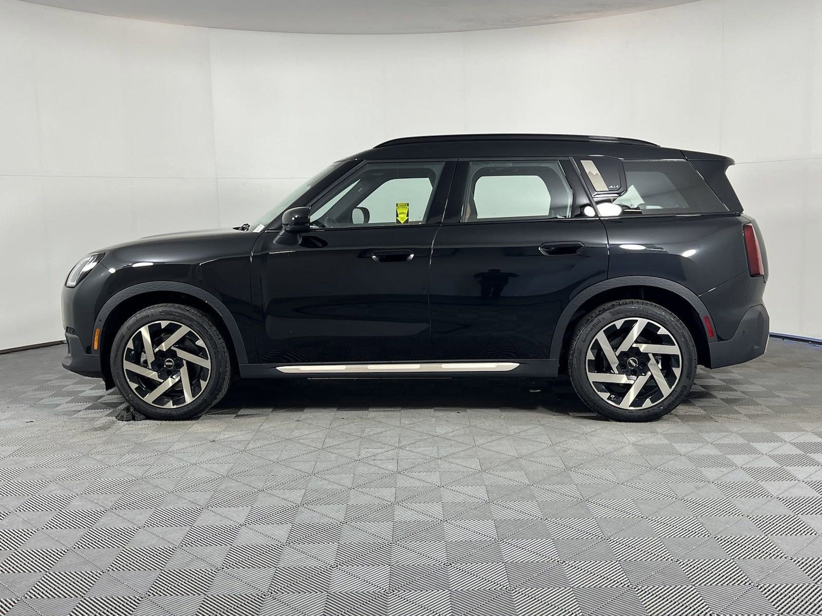 New 2025 MINI Cooper Countryman SE video 2