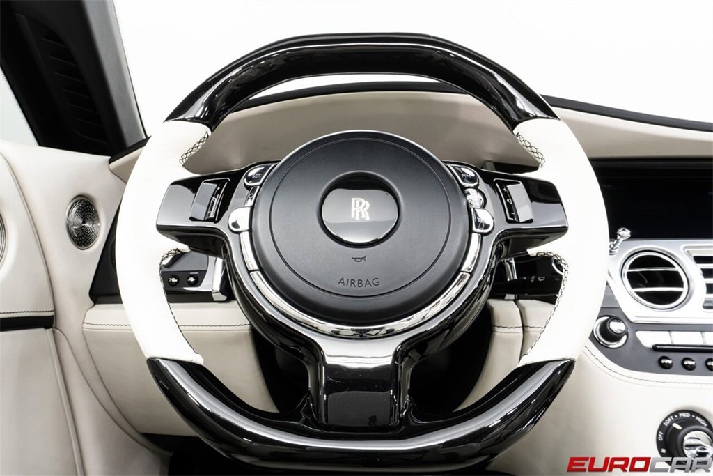 Used 2018 Rolls-Royce Dawn image 27