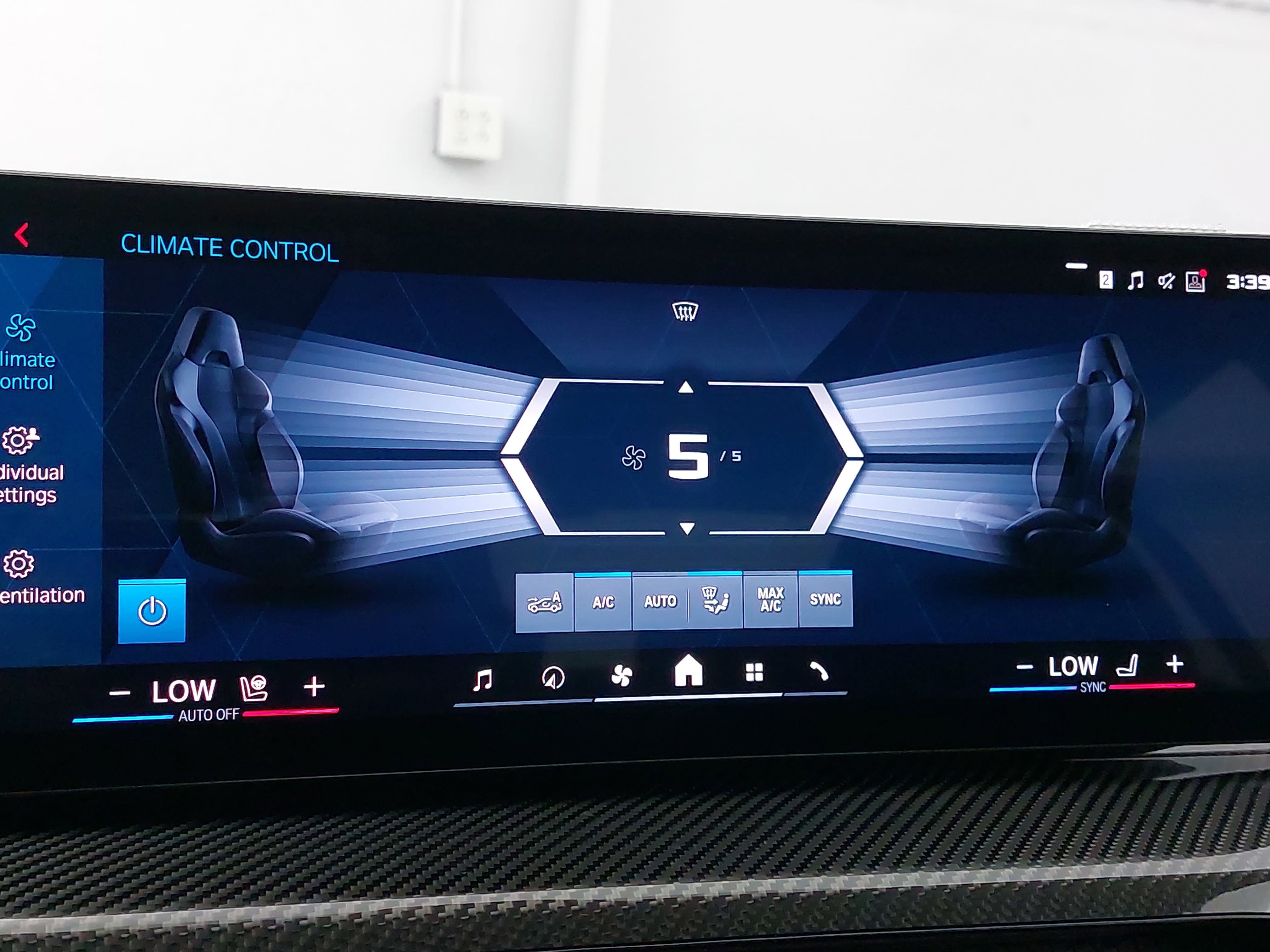 Used 2025 BMW M3 w/ Executive Package RWD image 23