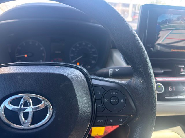 Used 2025 Toyota Corolla LE FWD image 12