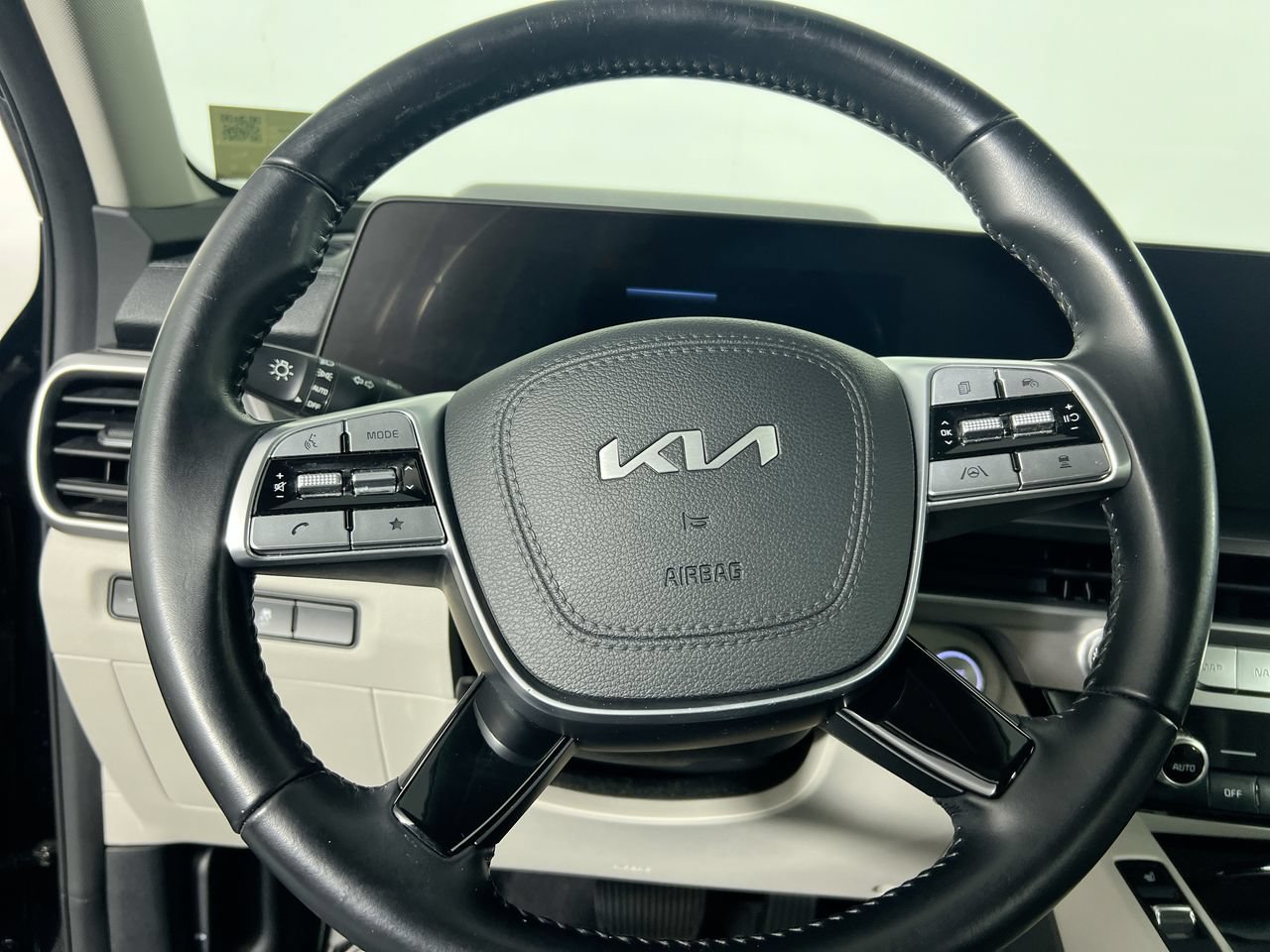 Used 2024 Kia Telluride S w/ S Sunroof Package FWD image 15